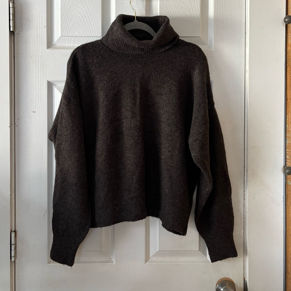 H&M Grey Turtleneck Sweater Size Large